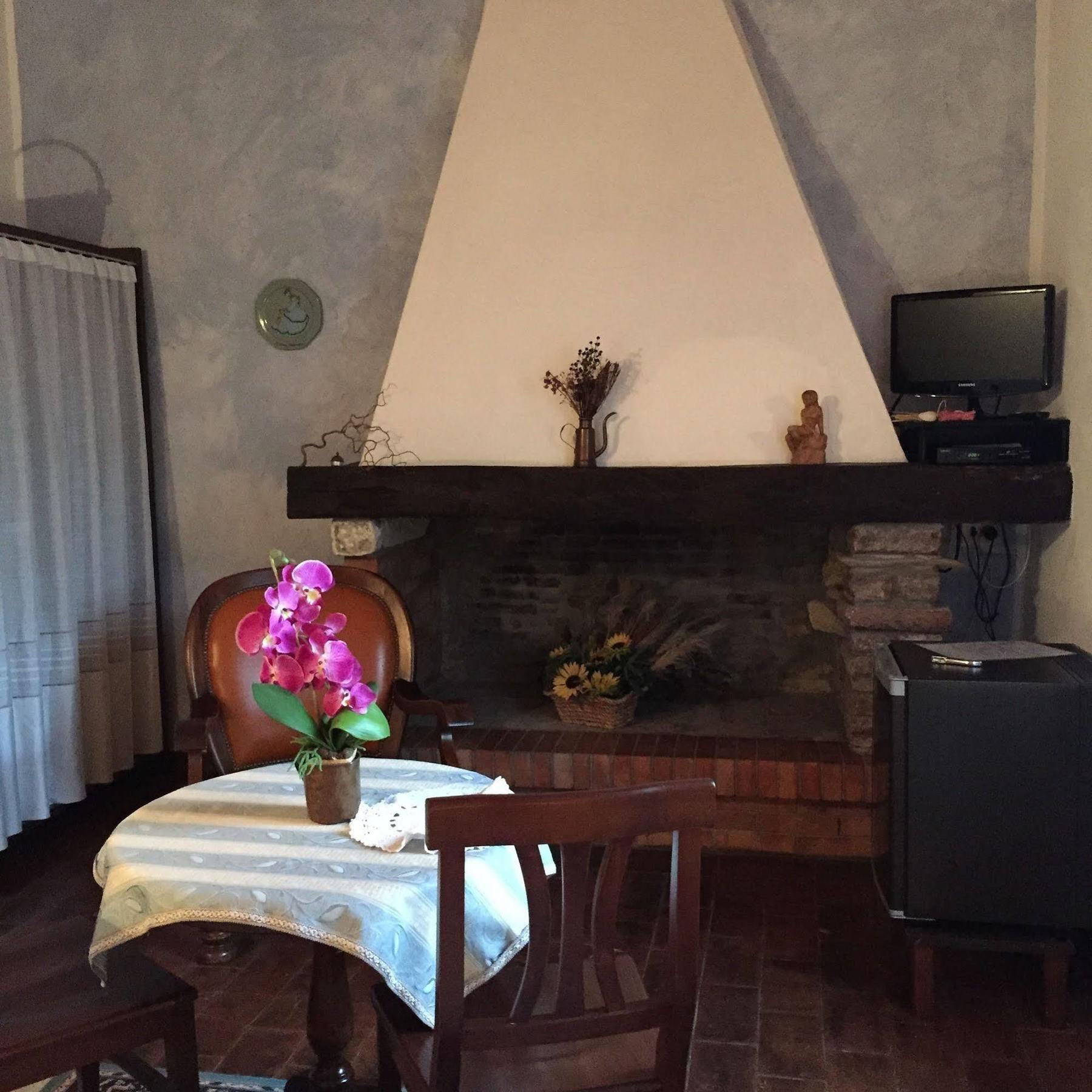 Hostal Campo Di Carlo Sassetta Exterior foto