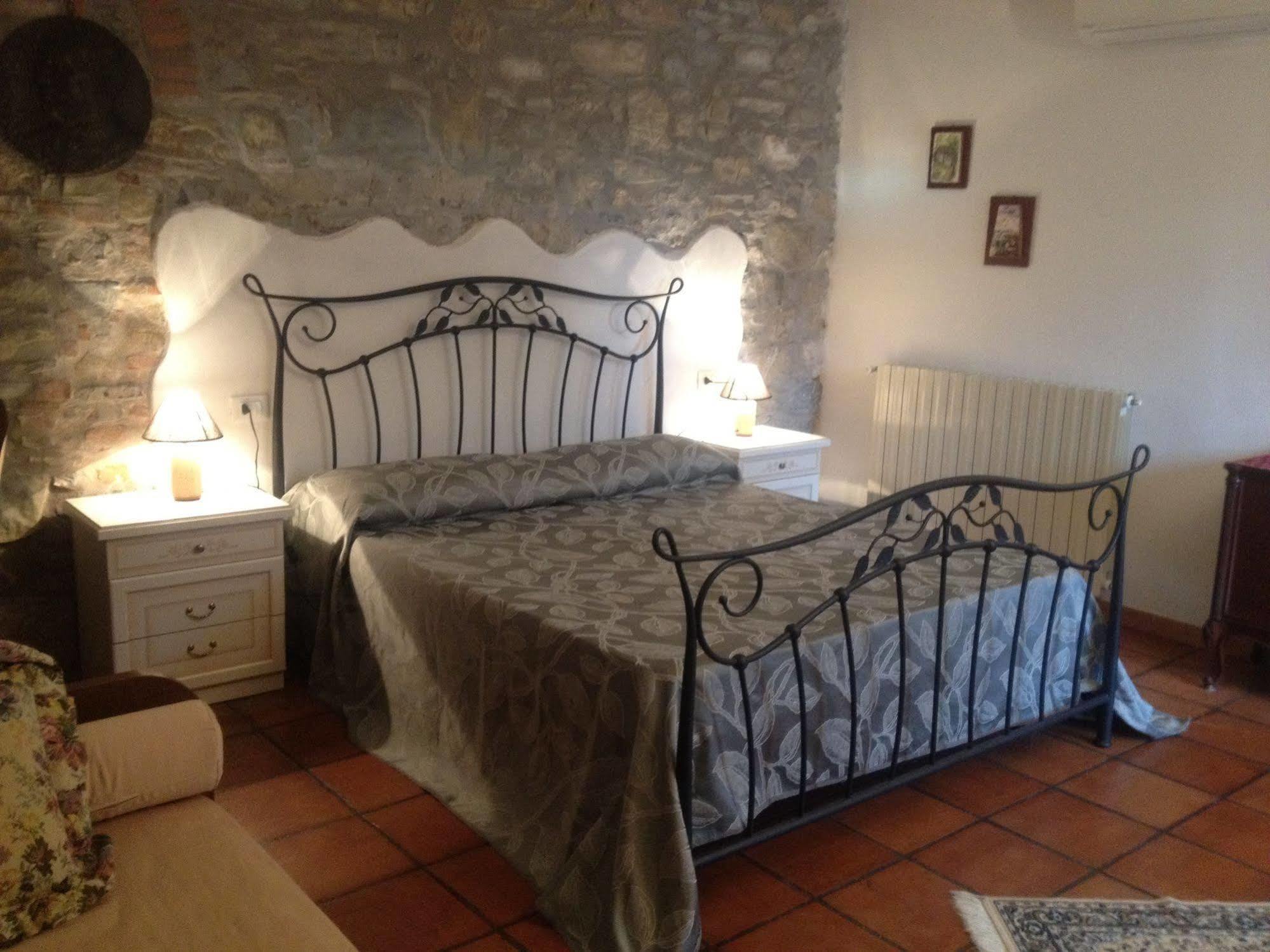 Hostal Campo Di Carlo Sassetta Exterior foto
