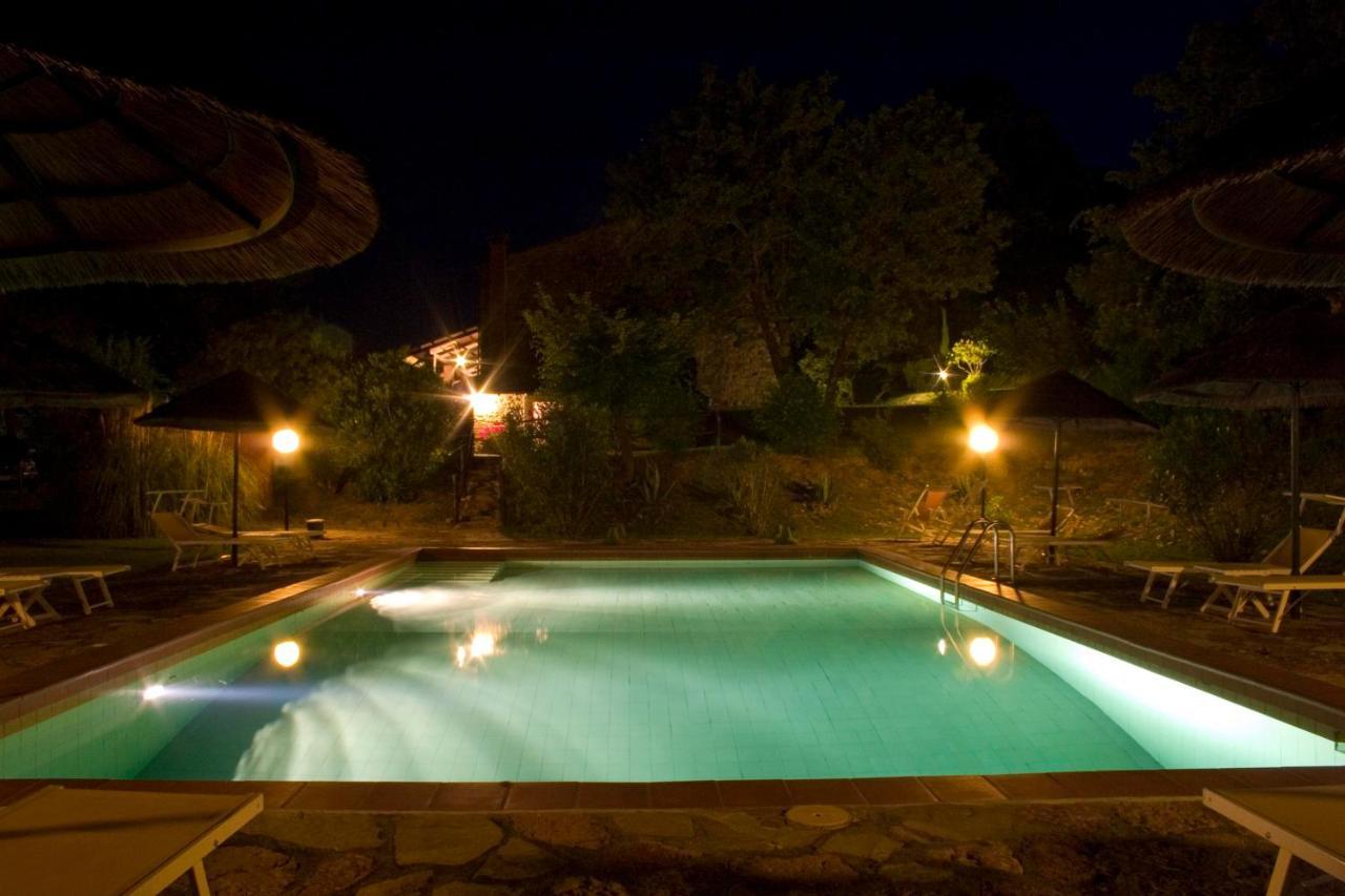 Hostal Campo Di Carlo Sassetta Exterior foto